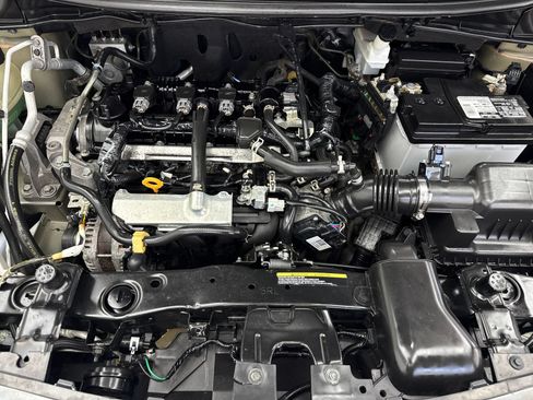 Used 2021 Nissan Versa SV FWD image 51