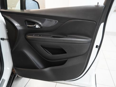 Used 2019 Buick Encore Essence AWD/4WD image 32