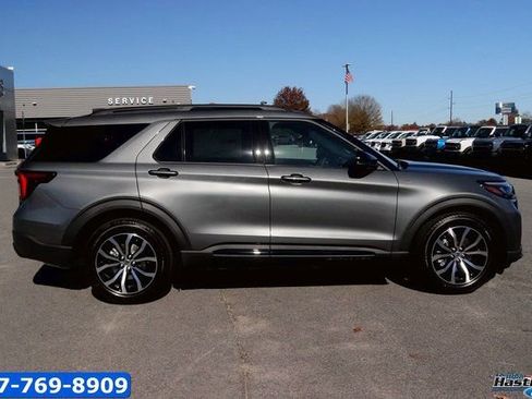 New 2026 Ford Explorer ST-Line RWD image 4