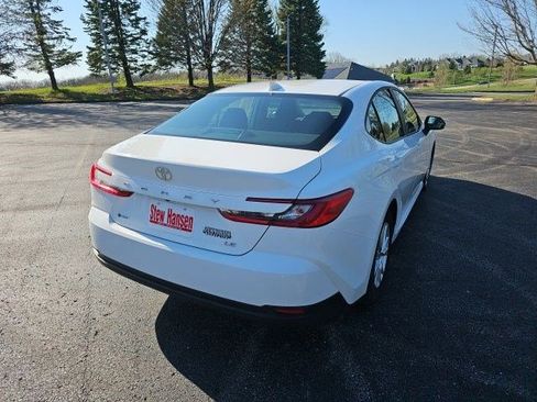 Used 2025 Toyota Camry LE image 6