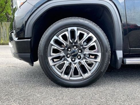 Used 2024 GMC Sierra 1500 Denali Ultimate AWD/4WD image 8