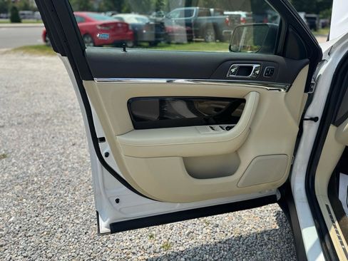 Used 2014 Lincoln MKS AWD w/ Equipment Group 101A image 21