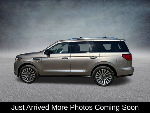 Used 2020 Lincoln Navigator Reserve w/ Luxury Package AWD/4WD image 3