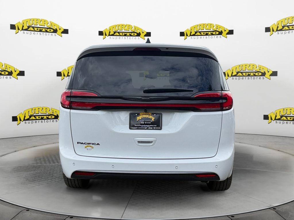 New 2026 Chrysler Pacifica Select FWD image 4