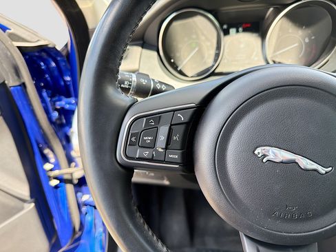 Used 2018 Jaguar E-PACE S image 38