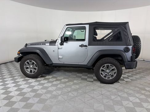 Used 2018 Jeep Wrangler Rubicon w/ Cold Weather Group AWD/4WD image 4