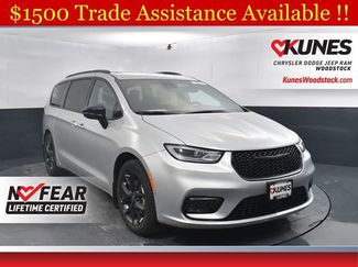 New 2026 Chrysler Pacifica Select video 1