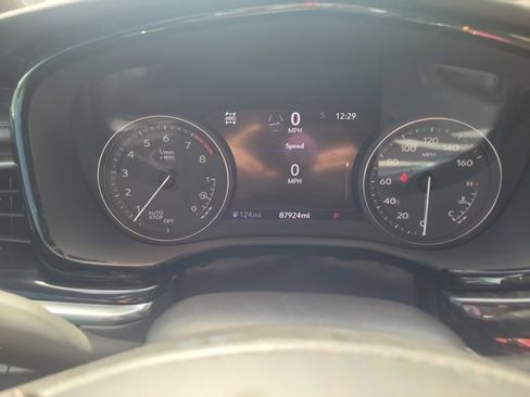 Used 2022 Cadillac XT6 Premium Luxury w/ Technology Package AWD/4WD image 12