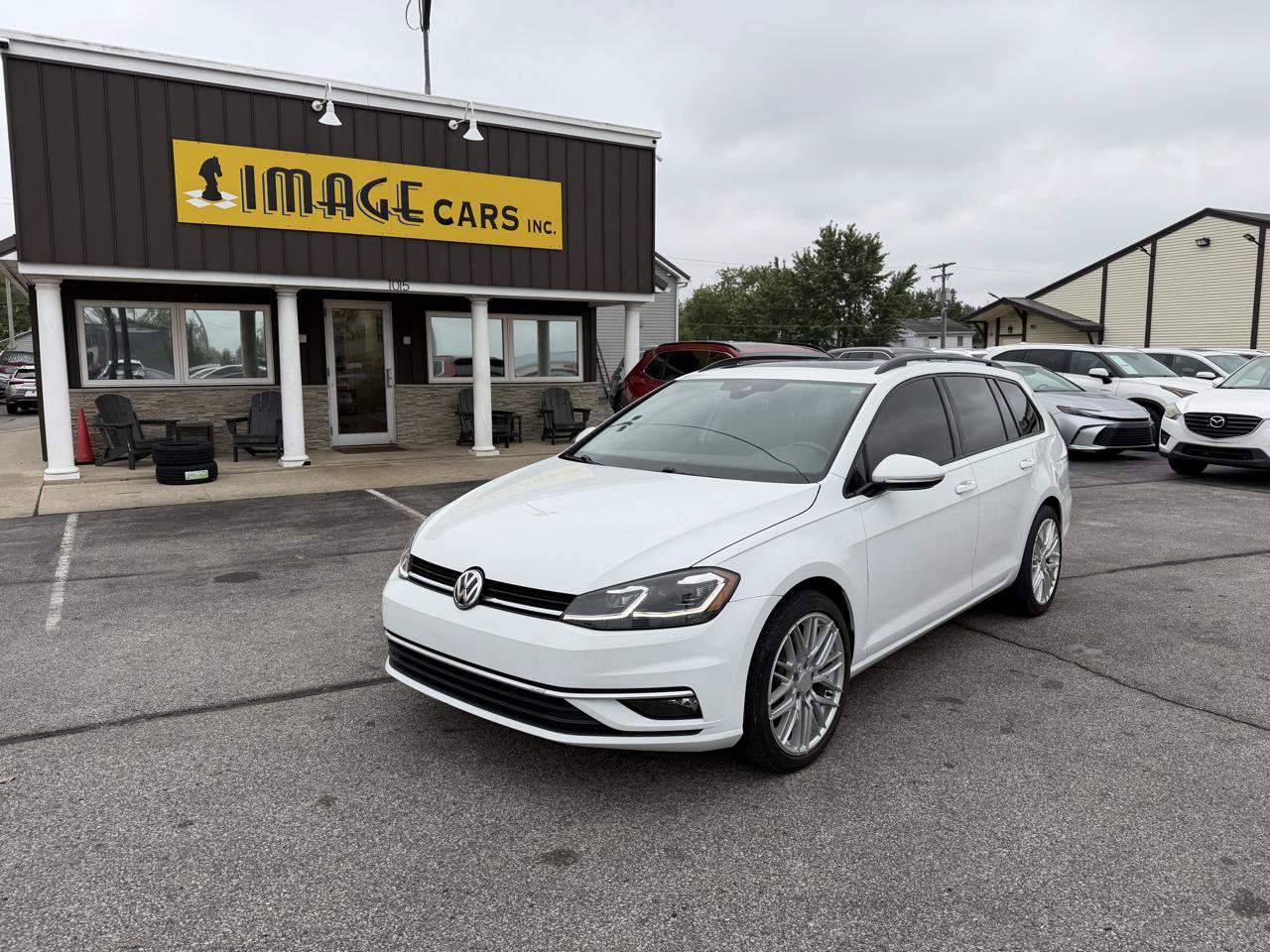 Used 2019 Volkswagen Golf S FWD image 2