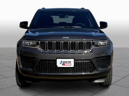 New 2025 Jeep Grand Cherokee Laredo image 3