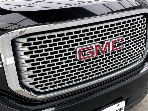 Used 2016 GMC Yukon Denali w/ Open Road Package AWD/4WD image 29