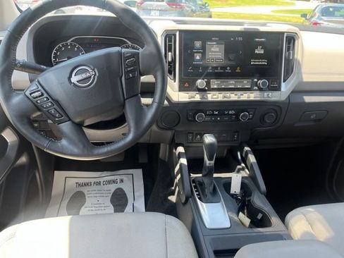 Used 2025 Nissan Frontier SV w/ SV Convenience Package RWD image 18