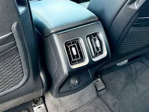 Used 2024 Kia Sorento S FWD image 25