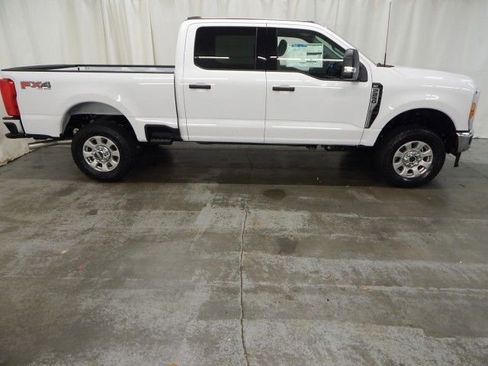 Used 2024 Ford F250 XLT w/ FX4 Off-Road Package AWD/4WD image 2