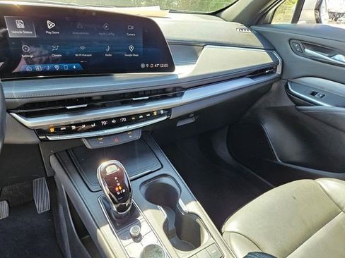 Certified 2025 Cadillac XT4 Premium Luxury image 21