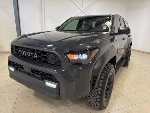 Used 2025 Toyota 4Runner TRD Off-Road Premium AWD/4WD image 2