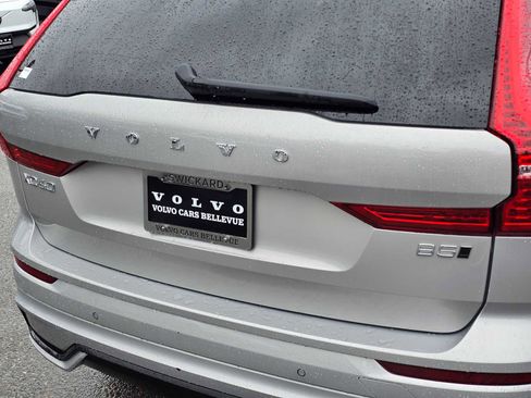 Certified 2025 Volvo XC60 B5 Plus AWD/4WD image 14