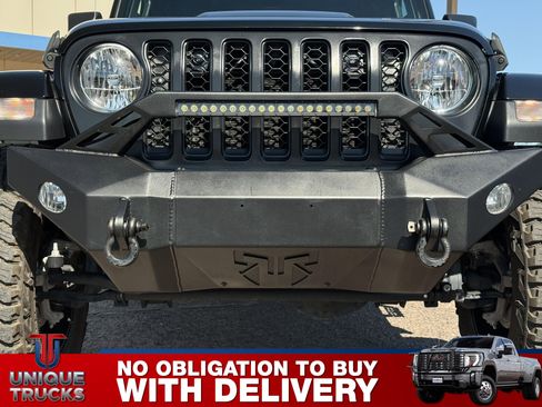 Used 2022 Jeep Gladiator Sport image 3