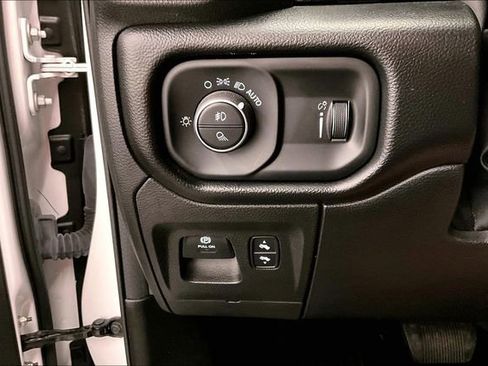 Used 2022 RAM 1500 Big Horn AWD/4WD image 38
