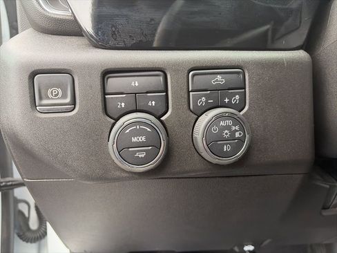Used 2025 Chevrolet Silverado 2500 LT w/ Convenience Package AWD/4WD image 14