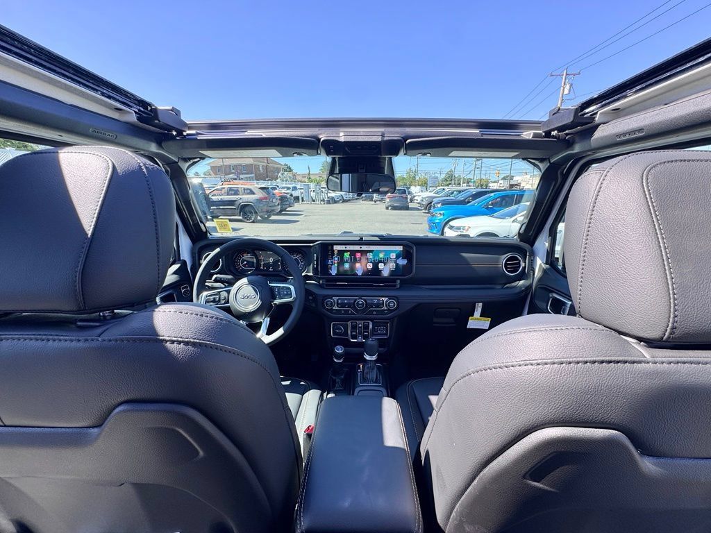 New 2026 Jeep Wrangler Unlimited Sahara AWD/4WD image 26