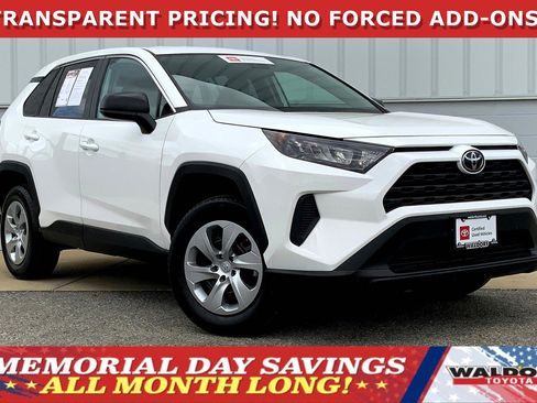 Used 2022 Toyota RAV4 LE AWD/4WD image 1