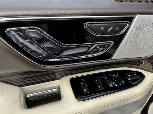 Used 2022 Lincoln Navigator Black Label image 16