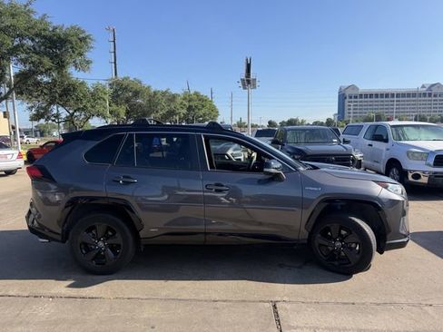 Used 2019 Toyota RAV4 XSE AWD/4WD image 4