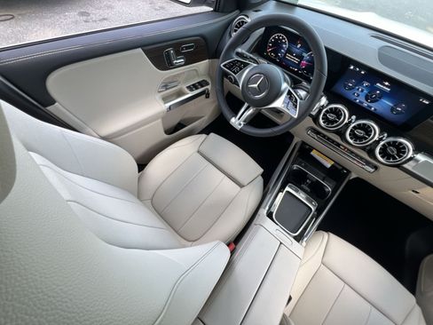 New 2026 Mercedes-Benz GLB 250 4MATIC image 16