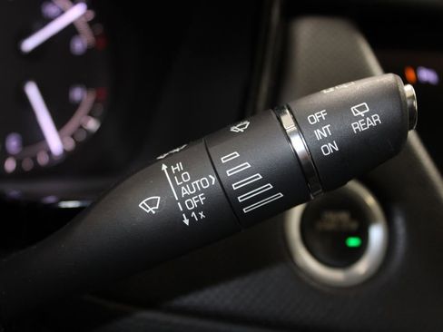 Used 2017 Cadillac XT5 Luxury image 38