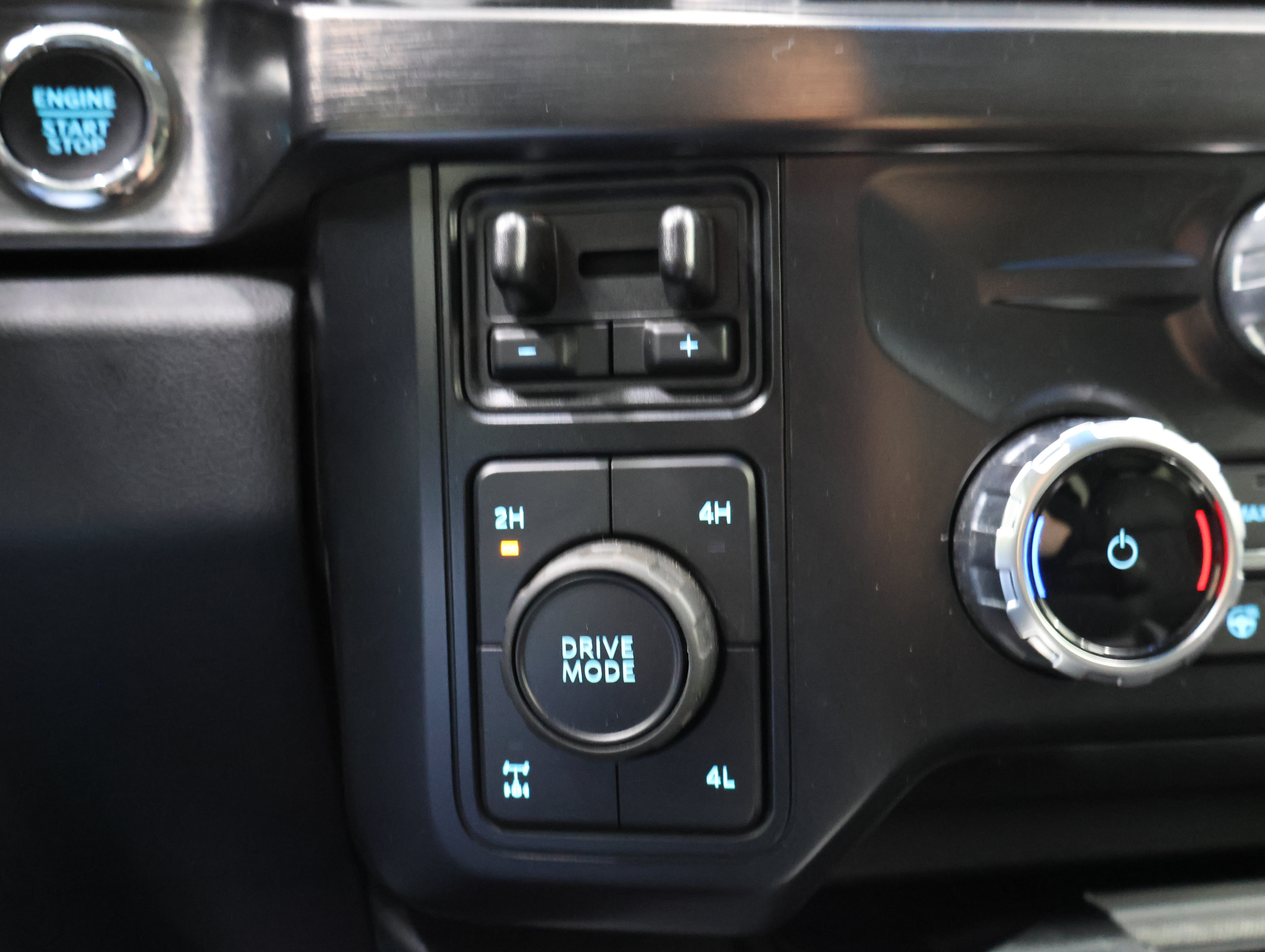 Used 2023 Ford F350 Lariat w/ Lariat Ultimate Package AWD/4WD image 52