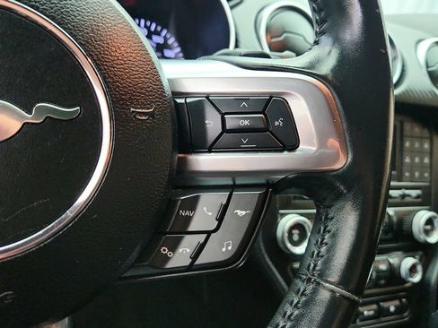 Used 2018 Ford Mustang Coupe RWD image 18