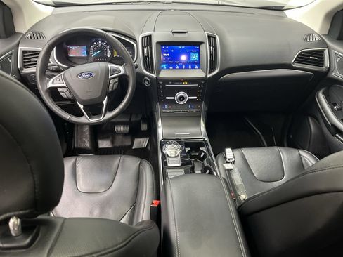 Certified 2019 Ford Edge Titanium w/ Equipment Group 301A FWD image 4
