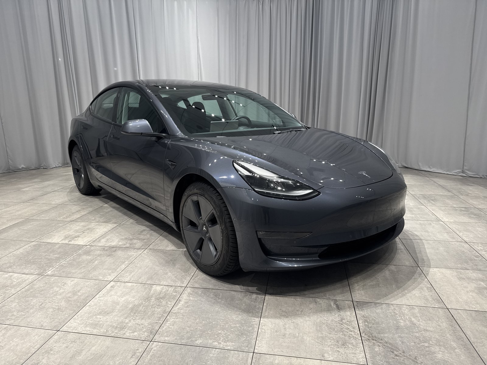 Used 2022 Tesla Model 3 Long Range AWD/4WD image 3
