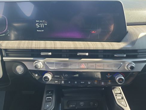Used 2023 Kia Telluride EX AWD/4WD image 18