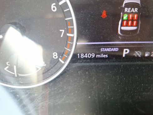 Certified 2025 Nissan Pathfinder SV FWD image 13