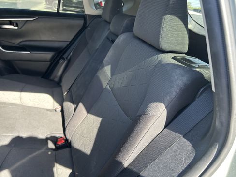 Used 2020 Toyota RAV4 XLE image 39