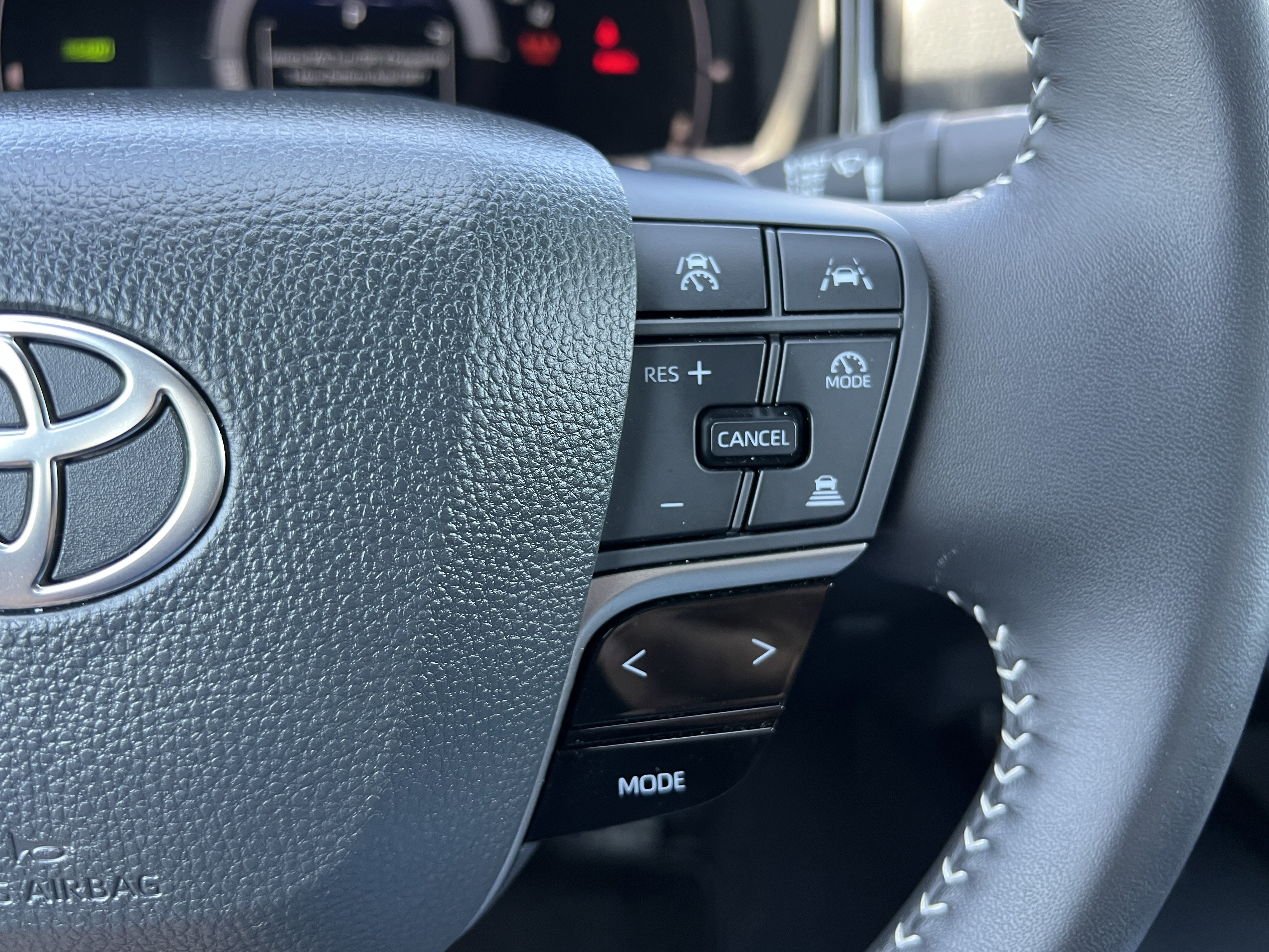 Used 2026 Toyota Camry SE w/ Convenience Package FWD image 25