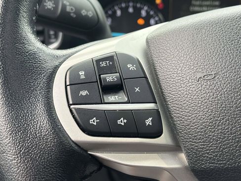 Used 2022 Ford Explorer XLT w/ Equipment Group 202A image 22