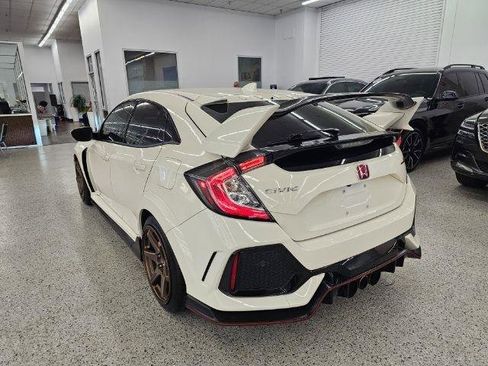 Used 2017 Honda Civic Type R image 6