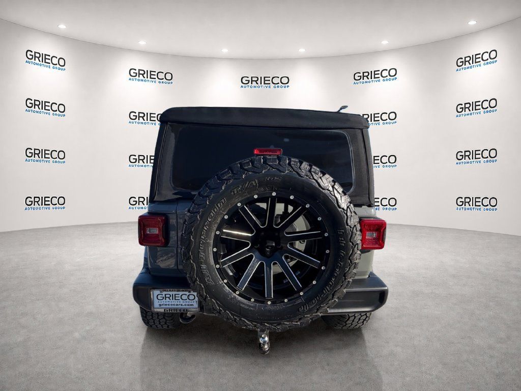 Used 2018 Jeep Wrangler Unlimited Sahara w/ LED Lighting Group AWD/4WD image 6