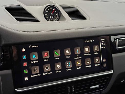 Used 2023 Porsche Cayenne GTS image 27