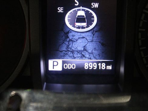 Used 2021 Toyota Tacoma TRD Sport w/ TRD Premium Sport Package AWD/4WD image 36