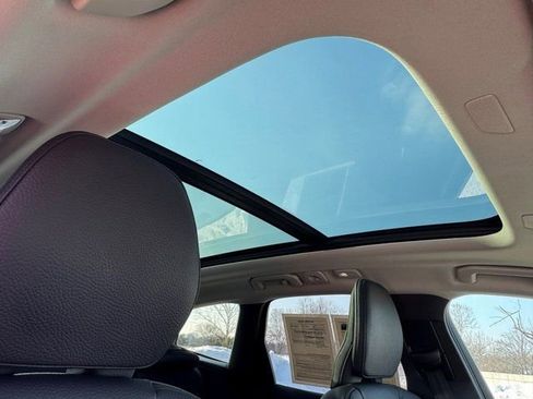 Used 2025 Volvo XC60 B5 Plus image 9