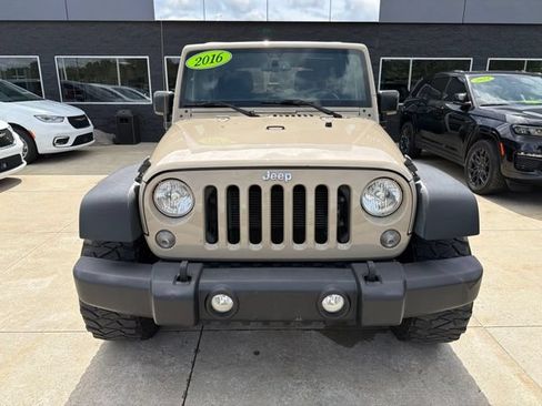 Certified 2016 Jeep Wrangler Unlimited Rubicon w/ Connectivity Group AWD/4WD image 2
