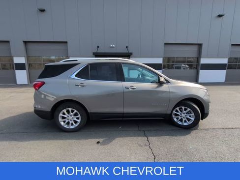 Used 2018 Chevrolet Equinox LT w/ Sun & Infotainment Package image 6