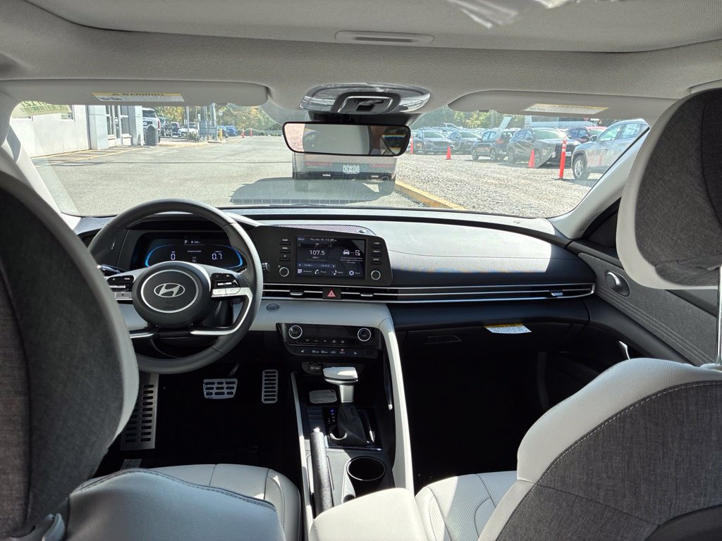 New 2026 Hyundai Elantra SEL Sport FWD image 13