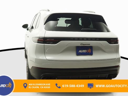 Used 2022 Porsche Cayenne Platinum Edition image 15