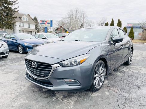 Used 2018 MAZDA MAZDA3 Touring image 1