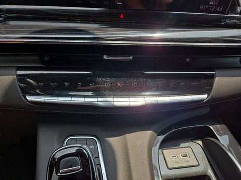 Certified 2024 Cadillac Escalade Sport w/ LPO, ONYX Package AWD/4WD image 32